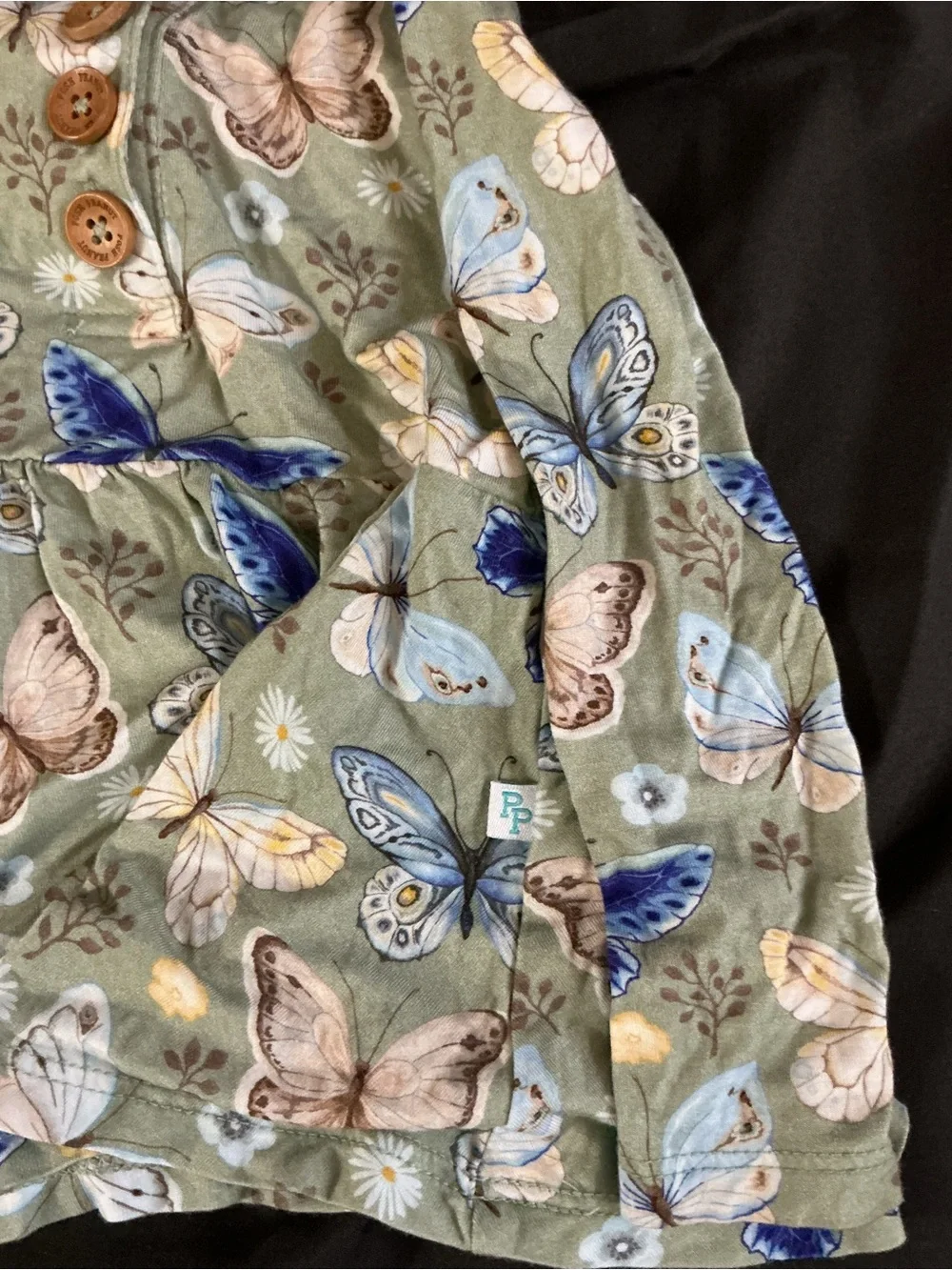 Posh Peanut buttons look all